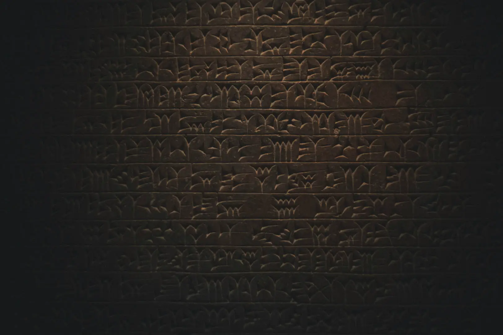Hieroglyphen auf einer Wand.